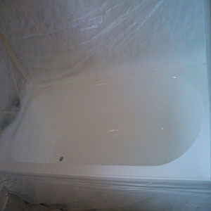 After - Bath GlazeMaster Resurfacing